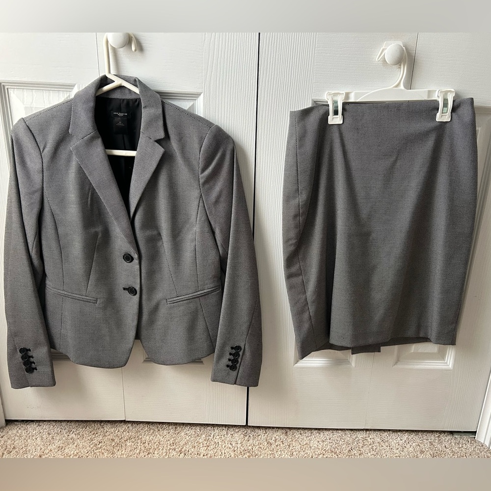 Ann taylor size 2 womens suit